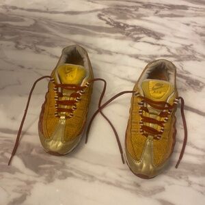 Air Max Tennis Shoes